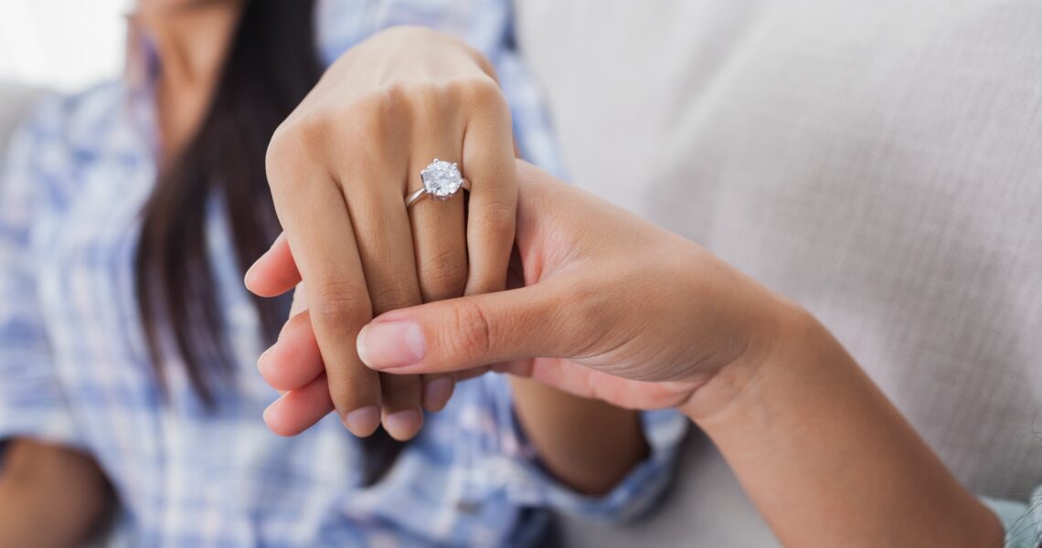 6 Tips to buy a diamond ring on a budget