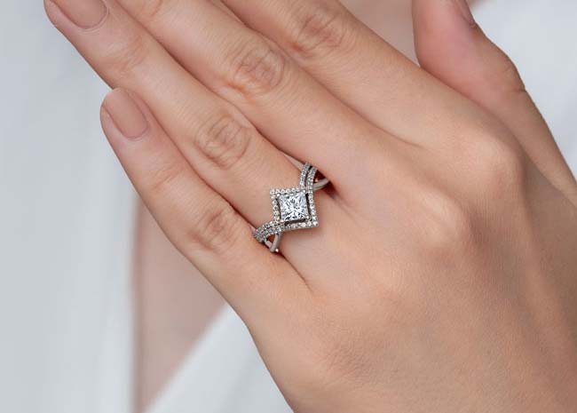 Understanding the Psychology of Diamond Engagement Rings