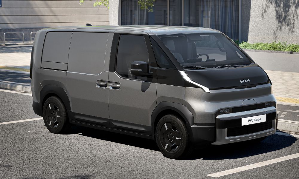 Need to Move Big? Why Renting a 1 Ton Pickup or Commercial Van in Dubai Makes Business Sense!